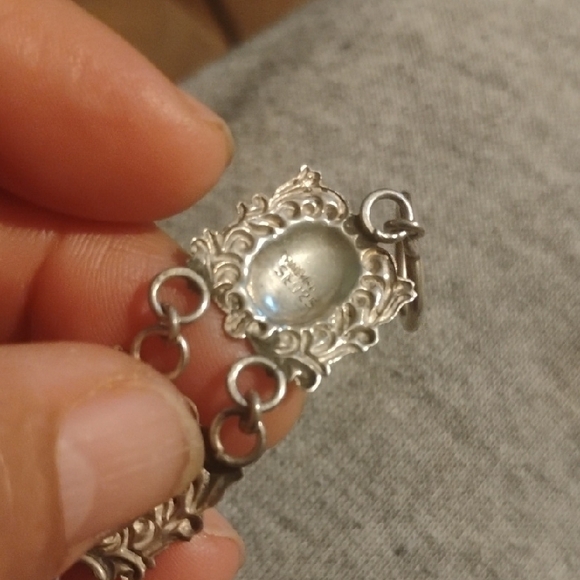 Elegant Silver Bracelet for Women - Picture 8 of 11